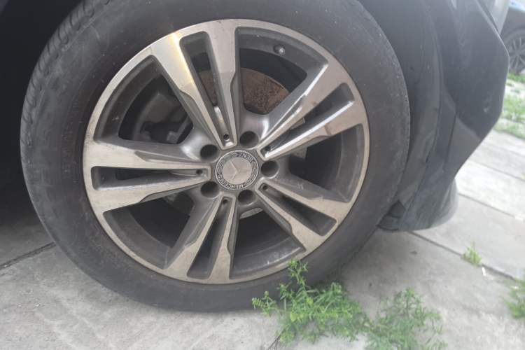 Used Mercedes-Benz C-Class 2016 C 200 L Sport Edition Right Front Wheel Hub