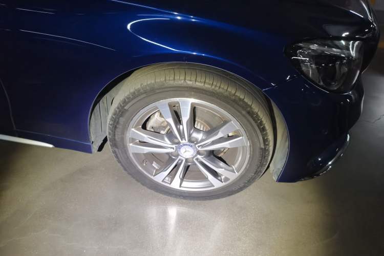 Used Mercedes-Benz C-Class 2016 C 200 L Sport Edition Right Front Wheel Hub