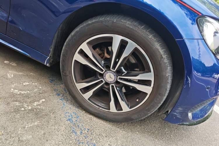Used Mercedes-Benz C-Class 2016 C 200 Sport Edition Right Front Wheel Hub