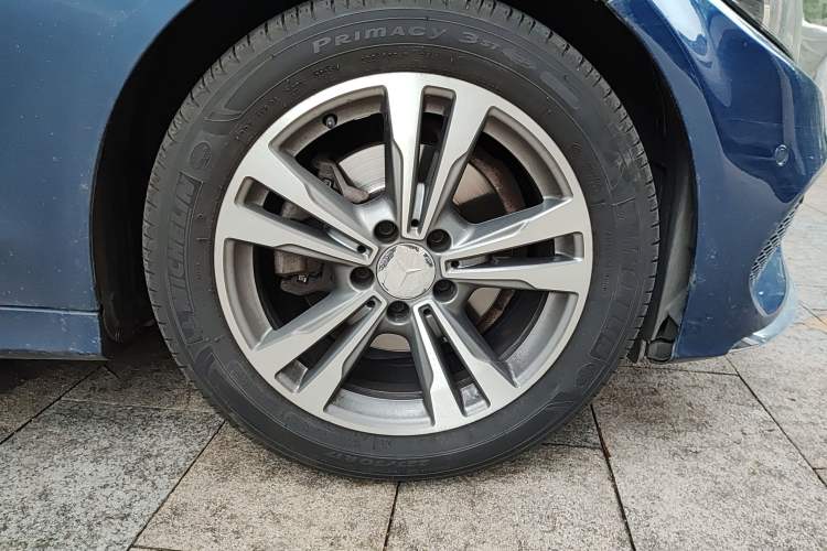 Used Mercedes-Benz C-Class 2016 C 200 L Sport Edition Right Front Wheel Hub