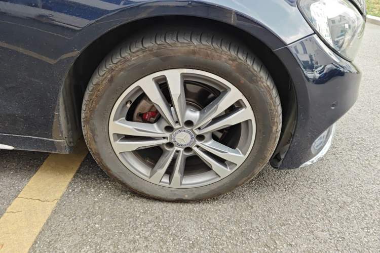Used Mercedes-Benz C-Class 2016 C 200 L Sport Edition Right Front Wheel Hub