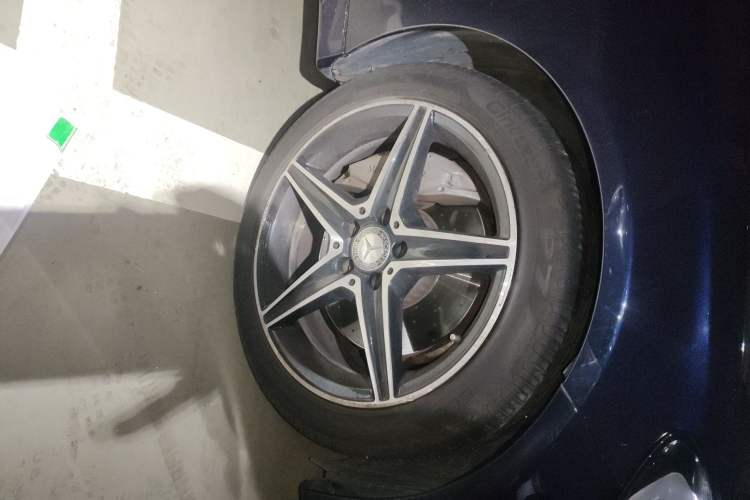 Used Mercedes-Benz C-Class 2016 C 200 Coupe Right Front Wheel Hub
