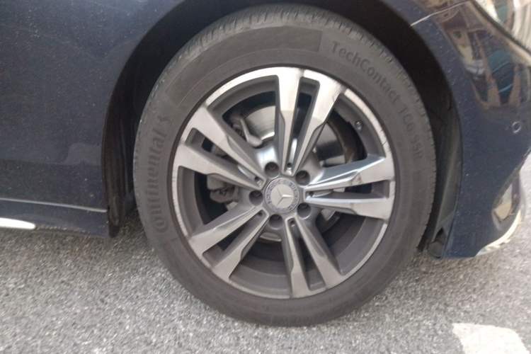 Used Mercedes-Benz C-Class 2016 C 200 L Sport Edition Right Front Wheel Hub