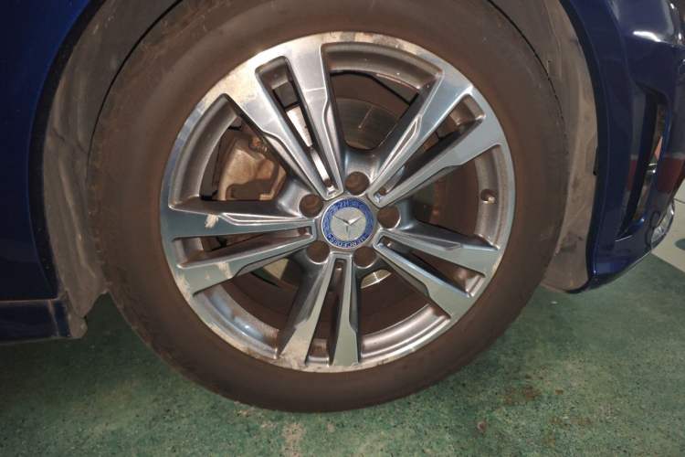 Used Mercedes-Benz C-Class 2016 C 200 L Sport Edition Right Front Wheel Hub