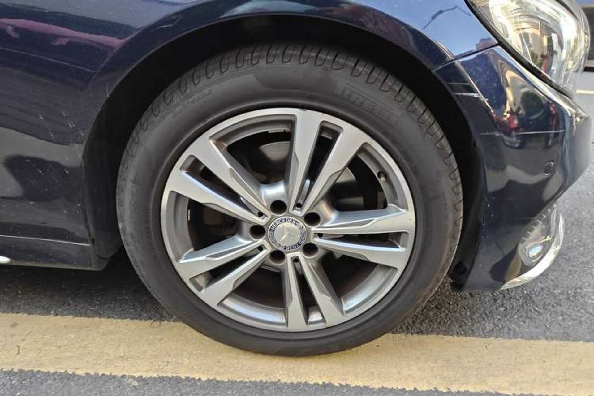 Used Mercedes-Benz C-Class 2016 C 200 L Sport Edition Right Front Wheel Hub