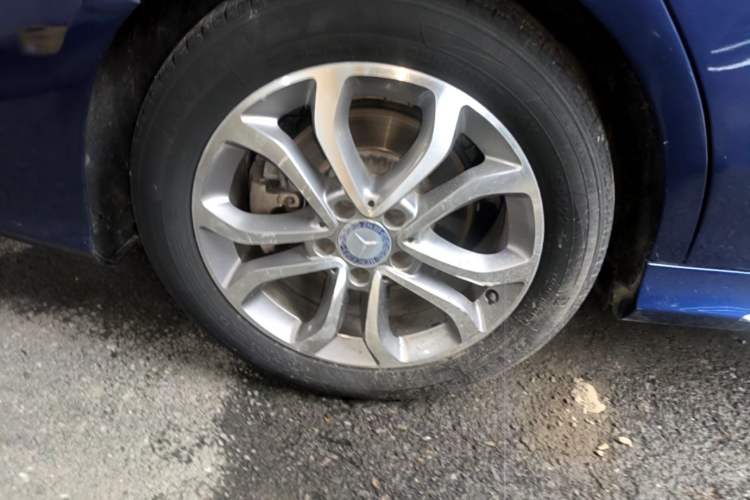 Used Mercedes-Benz C-Class 2016 C 180 L Sport Edition Right Rear Wheel Hub