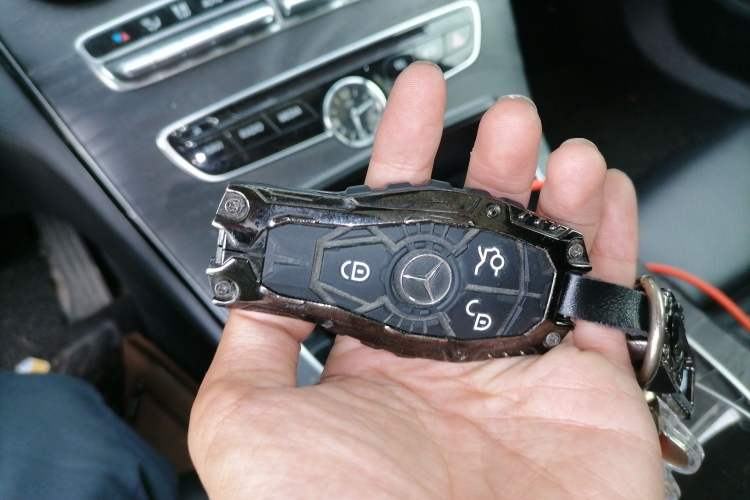 Used Mercedes-Benz C-Class 2016 C 200 L Sport Edition Vehicle Key