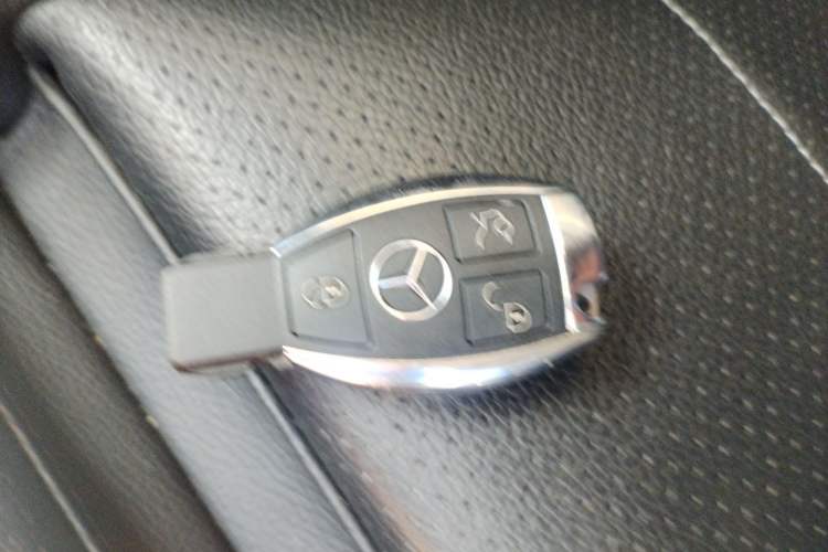 Used Mercedes-Benz C-Class 2016 C 200 L Sport Edition Vehicle Key