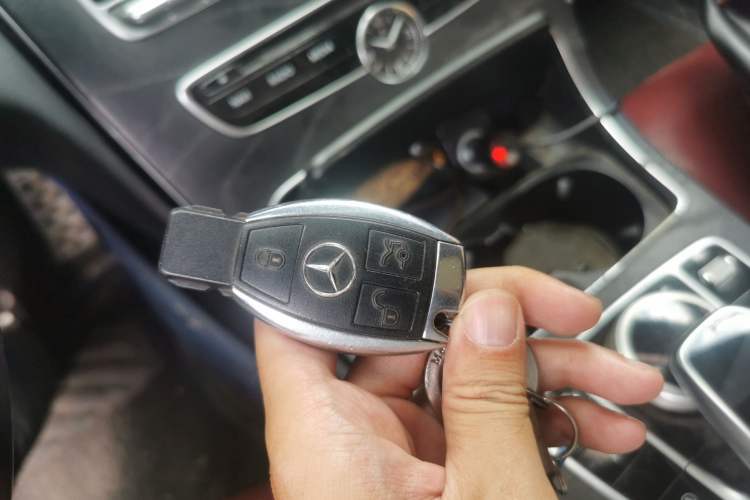 Used Mercedes-Benz C-Class 2016 C 200 L Sport Edition Vehicle Key