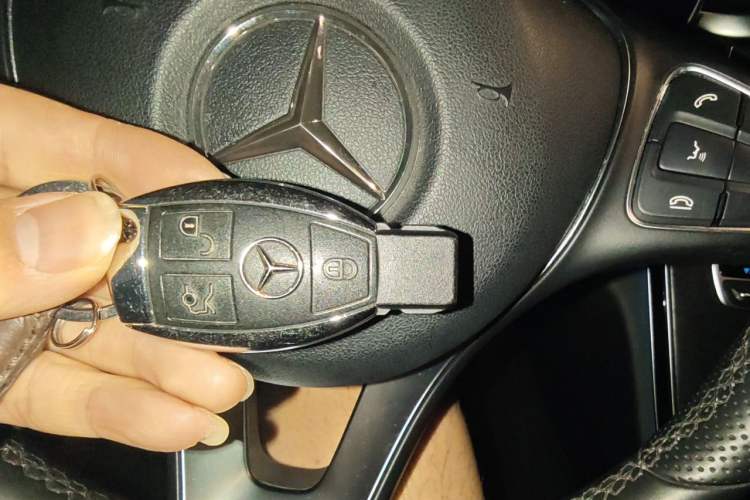 Used Mercedes-Benz C-Class 2016 C 200 L Sport Edition Vehicle Key