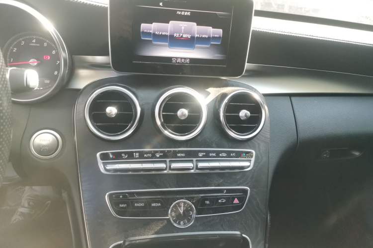 Used Mercedes-Benz C-Class 2016 C 200 L Sport Edition Audio And AC Panel