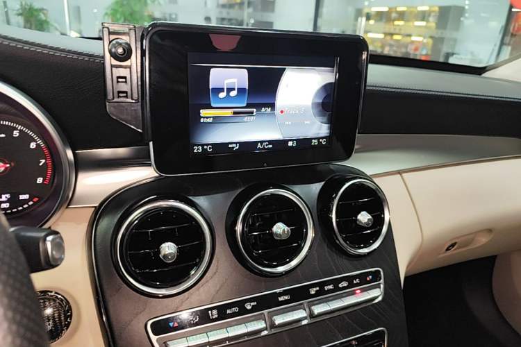 Used Mercedes-Benz C-Class 2016 C 200 L Sport Edition Audio And AC Panel