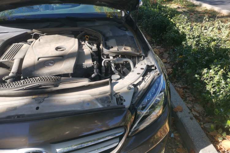 Used Mercedes-Benz C-Class 2016 C 200 L Sport Edition Engine Bay Left
