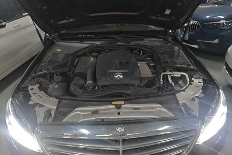 Used Mercedes-Benz C-Class 2016 C 200 L Engine Bay
