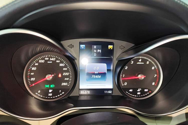 Used Mercedes-Benz C-Class 2016 C 200 L Sport Edition Instrument Cluster