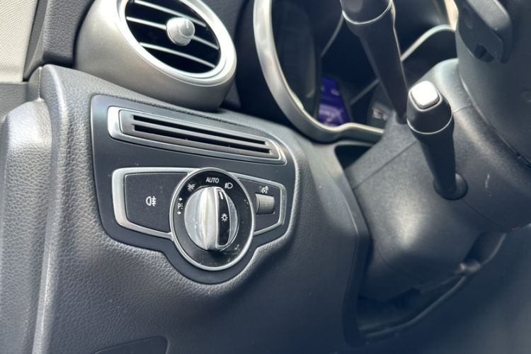 Used Mercedes-Benz C-Class 2016 C 200 L Interior 11