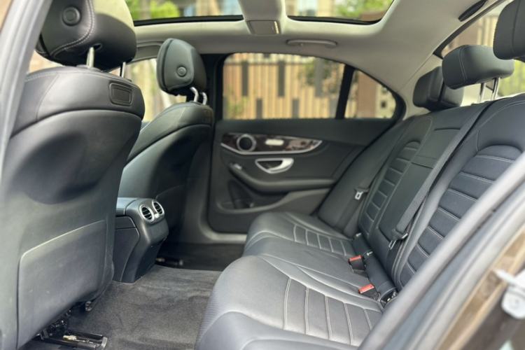 Used Mercedes-Benz C-Class 2016 C 200 L Interior 12