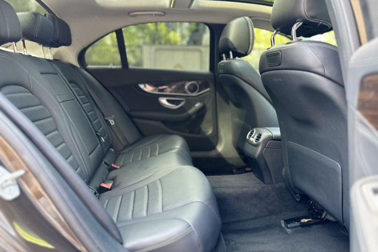 Used Mercedes-Benz C-Class 2016 C 200 L Interior 2