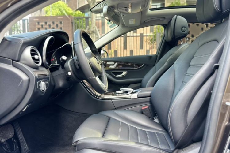 Used Mercedes-Benz C-Class 2016 C 200 L Interior 3