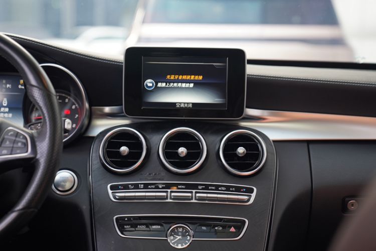 Used Mercedes-Benz C-Class 2016 C 200 L Sport Edition Interior 4