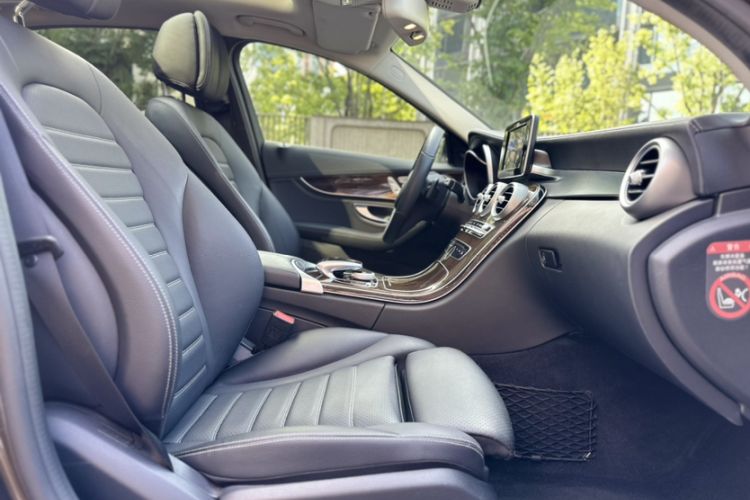 Used Mercedes-Benz C-Class 2016 C 200 L Interior 5