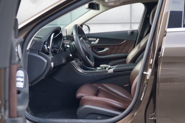 Used Mercedes-Benz C-Class 2016 C 200 L Sport Edition Interior 6