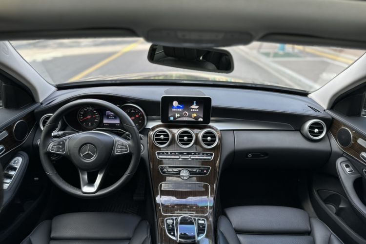 Used Mercedes-Benz C-Class 2016 C 200 L Interior 7