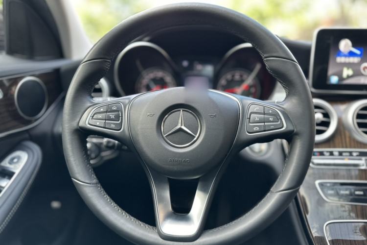 Used Mercedes-Benz C-Class 2016 C 200 L Interior 9
