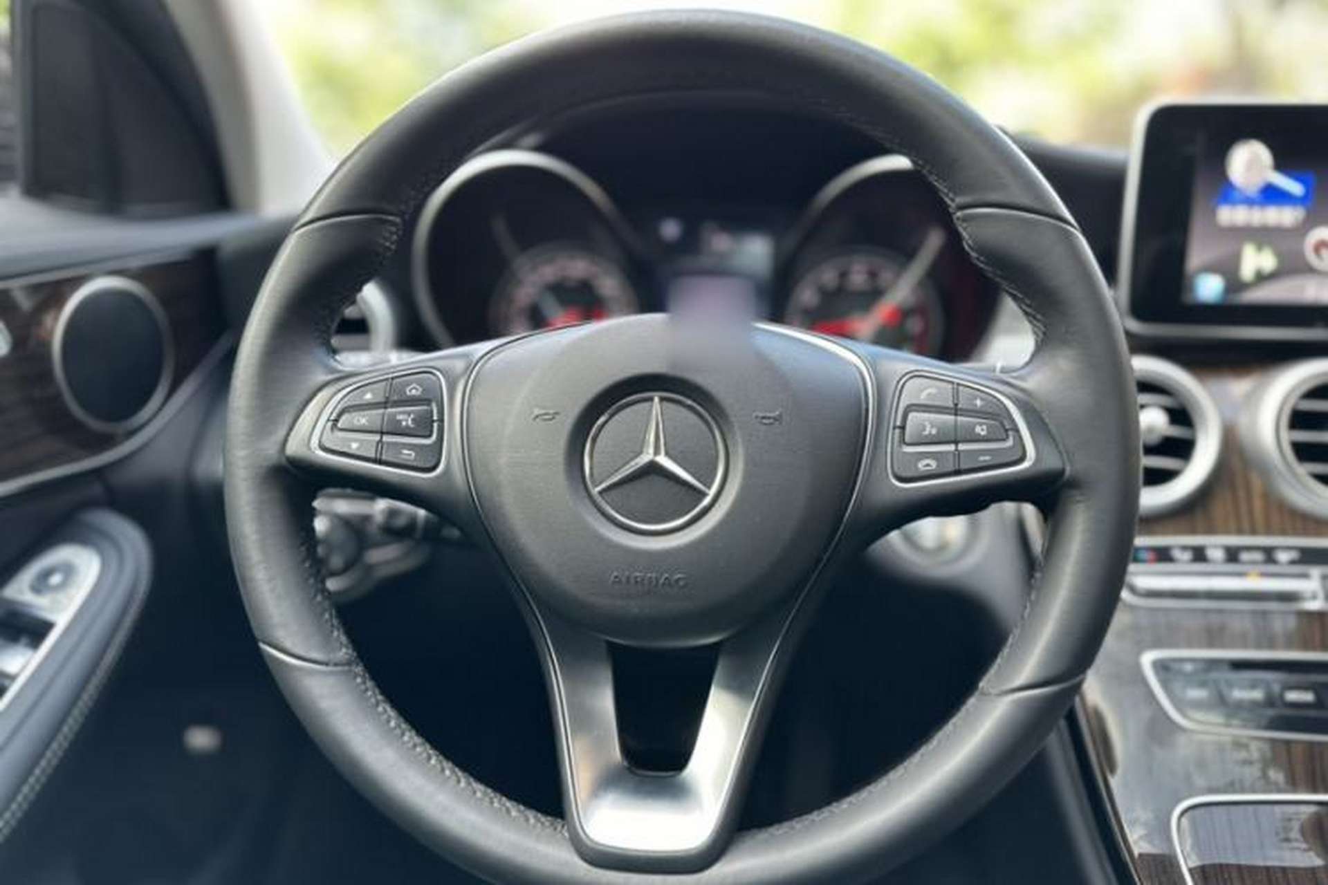 Used Mercedes-Benz C-Class 2016 C 200 L Interior 9