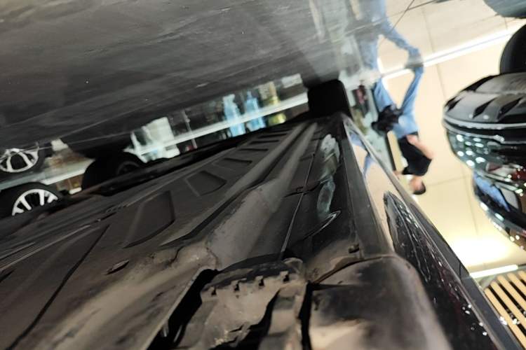Used Mercedes-Benz C-Class 2016 C 200 L Sport Edition Left Side Sill