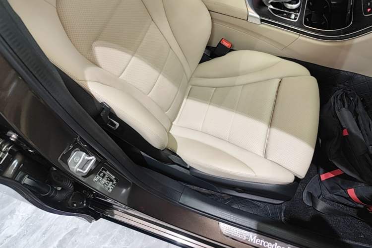 Used Mercedes-Benz C-Class 2016 C 200 L Sport Edition Right Front Seat