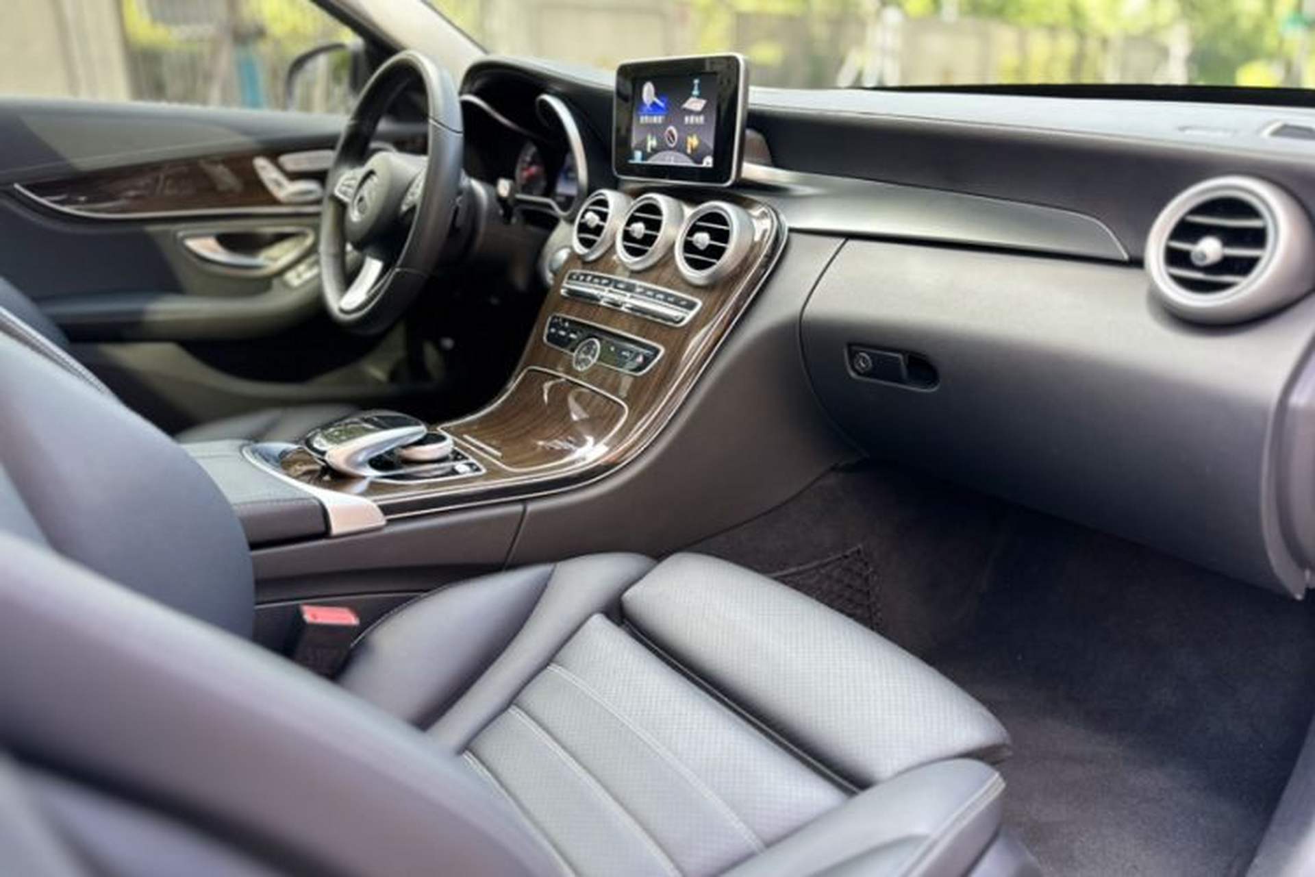 Used Mercedes-Benz C-Class 2016 C 200 L Right Front Seat