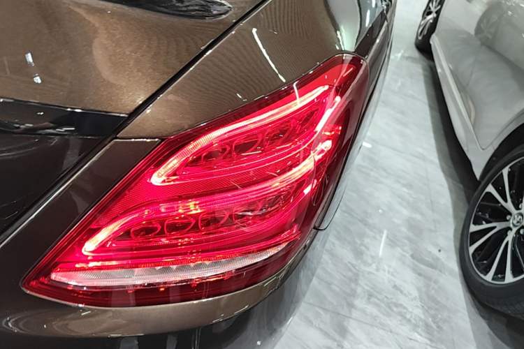 Used Mercedes-Benz C-Class 2016 C 200 L Sport Edition Right Rear Taillight