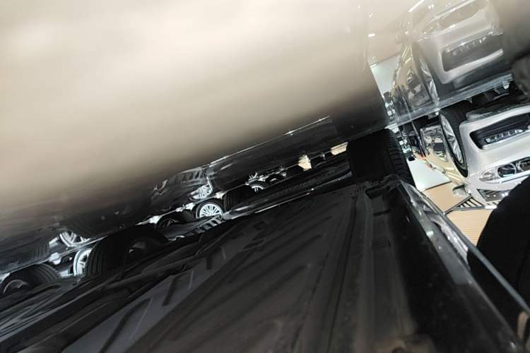 Used Mercedes-Benz C-Class 2016 C 200 L Sport Edition Right Side Sill