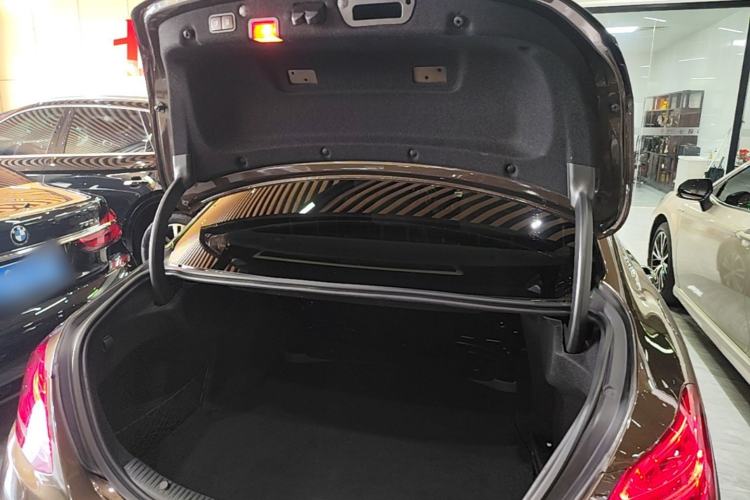 Used Mercedes-Benz C-Class 2016 C 200 L Sport Edition Trunk