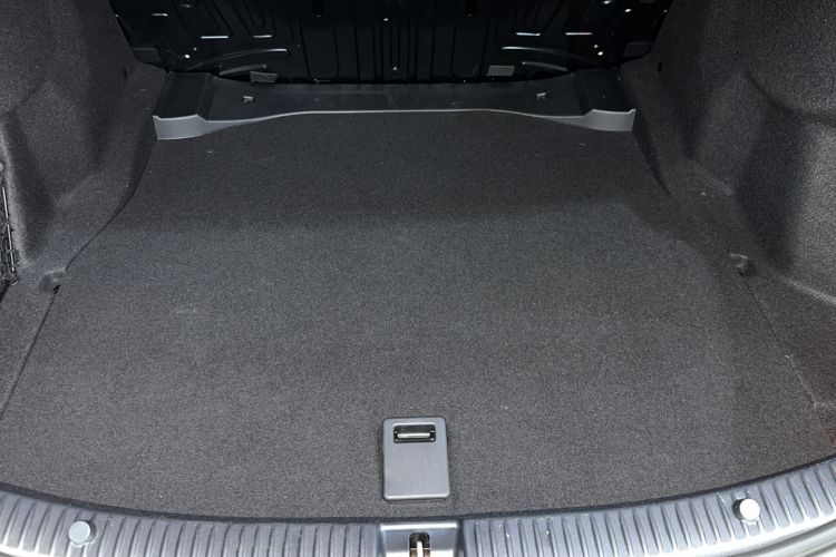 Used Mercedes-Benz C-Class 2016 C 200 L Trunk