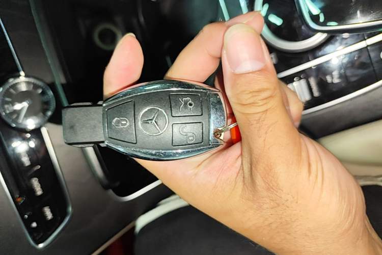 Used Mercedes-Benz C-Class 2016 C 200 L Sport Edition Vehicle Key