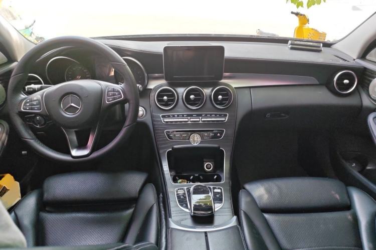 Used Mercedes-Benz C-Class 2016 C 200 L Sport Edition Center Console
