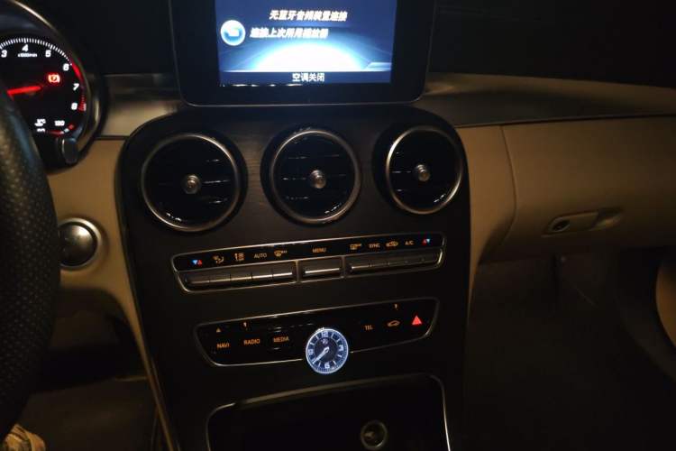 Used Mercedes-Benz C-Class 2016 C 200 L Sport Edition Audio And AC Panel