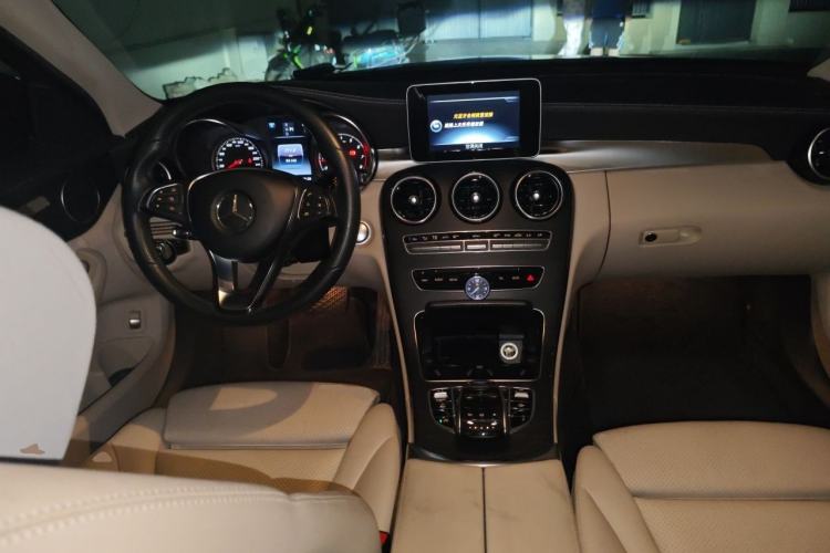 Used Mercedes-Benz C-Class 2016 C 200 L Sport Edition Center Console