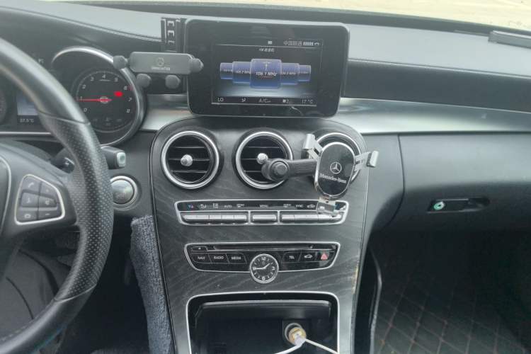 Used Mercedes-Benz C-Class 2016 C 180 L Sport Edition Audio And AC Panel