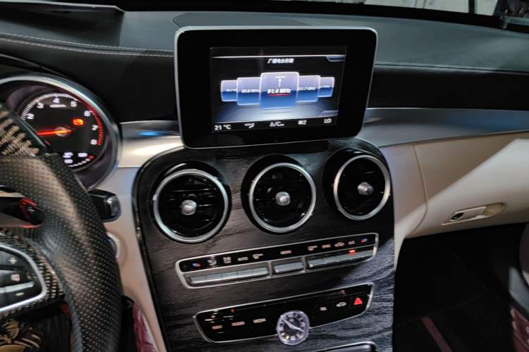 Used Mercedes-Benz C-Class 2016 C 200 L Sport Edition Audio And AC Panel