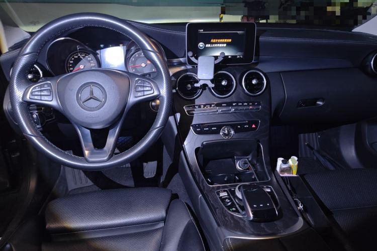 Used Mercedes-Benz C-Class 2016 C 200 L Sport Edition Center Console