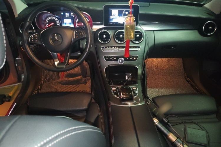 Used Mercedes-Benz C-Class 2016 C 200 L Sport Edition Center Console