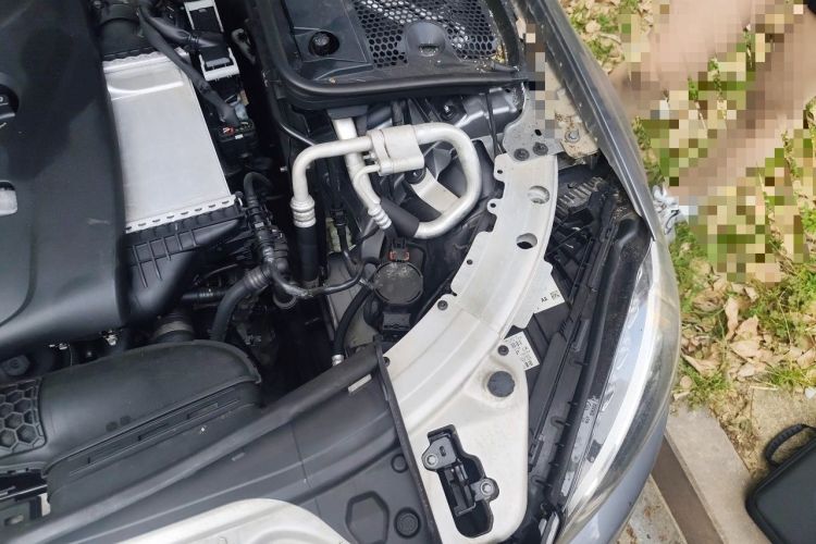 Used Mercedes-Benz C-Class 2016 C 200 L Sport Edition Engine Bay Left