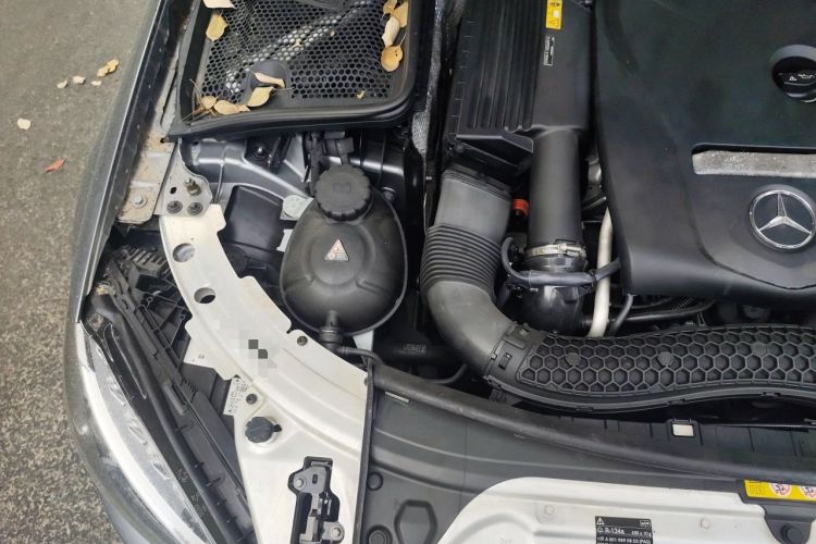 Used Mercedes-Benz C-Class 2016 C 200 L Sport Edition Engine Bay Right