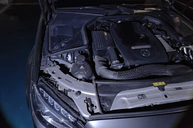 Used Mercedes-Benz C-Class 2016 C 200 L Sport Edition Engine Bay Right