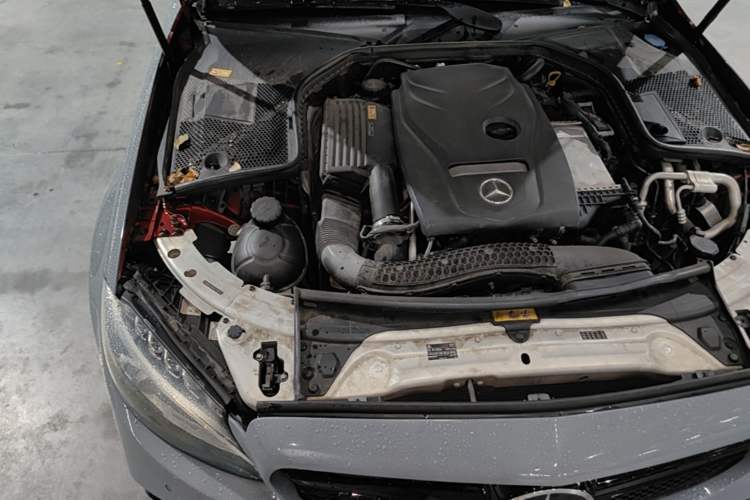 Used Mercedes-Benz C-Class 2016 C 200 L Sport Edition Engine Bay Right