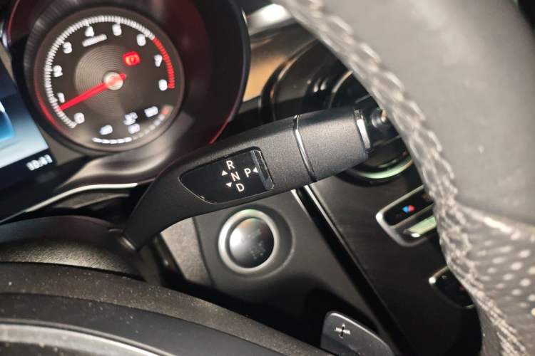 Used Mercedes-Benz C-Class 2016 C 200 L Sport Edition Gear Lever