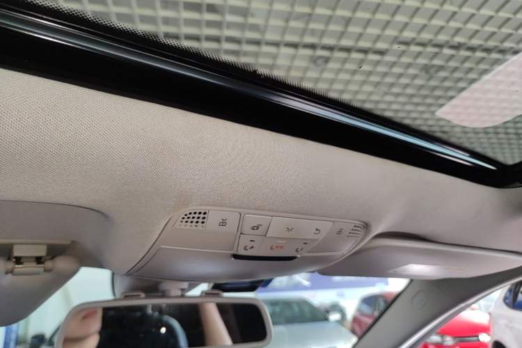 Used Mercedes-Benz C-Class 2016 C 180 L Sport Edition Headliner